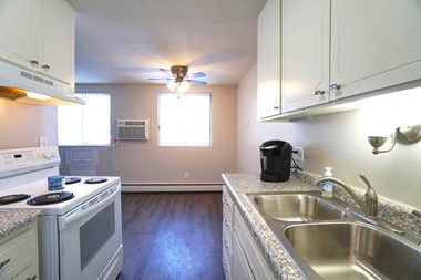 1988 Brewster St 1 Bed Apartment for Rent Photo Gallery 1